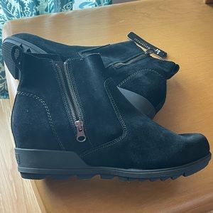 NEW Sorel Evie Waterproof Suede Wedge Bootie Black Size 10